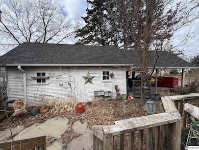 927 N Beaver Ave, York, NE 68467 - photo 7