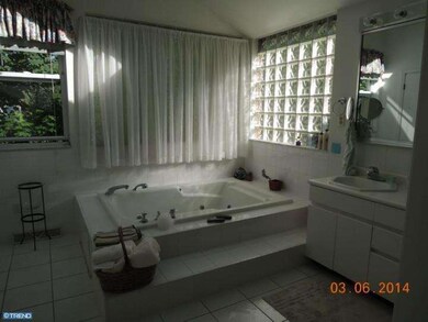 3935 Countrywood Ln, Hatboro, PA 19040 - photo 5