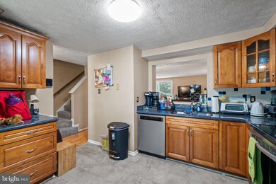 9635 Glendower Ct, Laurel, MD 20723 - photo 4