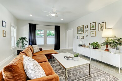 211 Fairbanks St, Houston, TX 77009 - photo 4