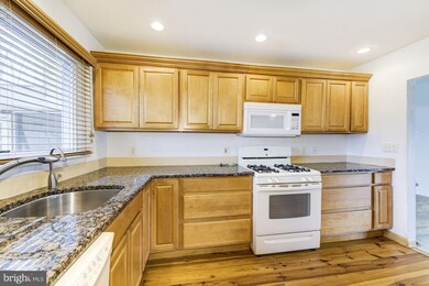 667 Pasadena Dr, Magnolia, NJ 08049 - photo 4