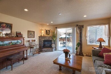 61289 Splendor Ln, Bend, OR 97702 - photo 4