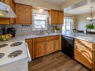 569 Club View Dr-109