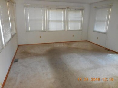 1270 Gumwood Dr, Columbus, OH 43229 - photo 7