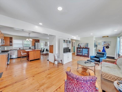 706 Meadowview St, Athens, AL 35611 - photo 2