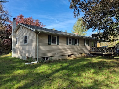 299 Pickett Rd, Plainfield, CT 06374 - photo 2