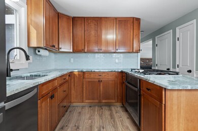 22 Watersedge Dr, Nashua, NH 03063 - photo 6