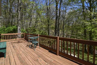 025-photo-deck-7058519