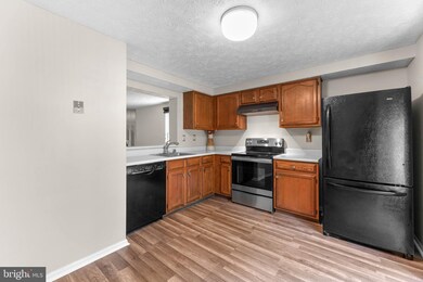 9572 Donnan Castle Ct, Laurel, MD 20723 - photo 6