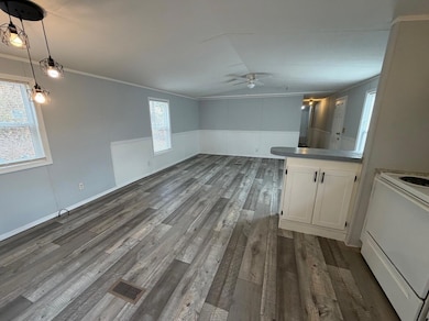 37 Burnett St, Williamsburg, KY 40769 - photo 5