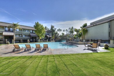 013_Pool View-3