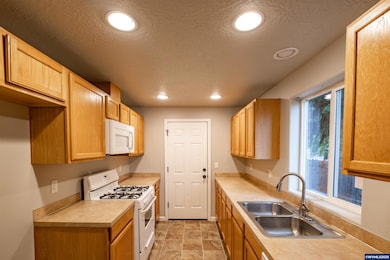 3990 Osage St, Sweet Home, OR 97386 - photo 6