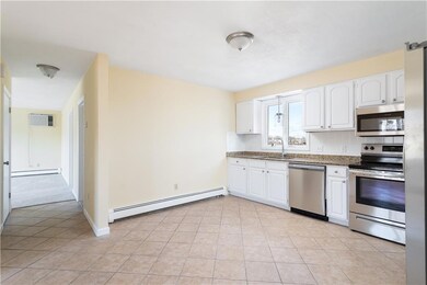 28 Clifford St, Pawtucket, RI 02860 - photo 4