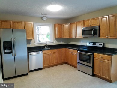 29934 Burton Rd, Mechanicsville, MD 20659 - photo 2