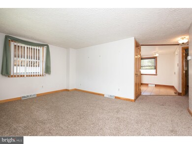 3343 Sheidy Ave, Reading, PA 19605 - photo 5