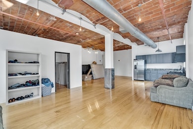 717 Atlantic Ave unit 7D, Boston, MA 02111 - photo 3