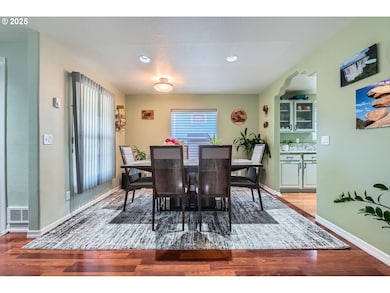 6435 SE 71st Ave, Portland, OR 97206 - photo 6