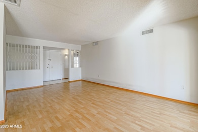 10401 W Caron Dr, Sun City, AZ 85351 - photo 2