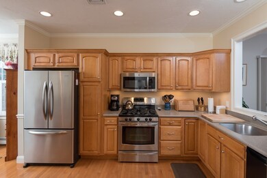 160 Spring Meadow Ln, Hanover, MA 02339 - photo 4