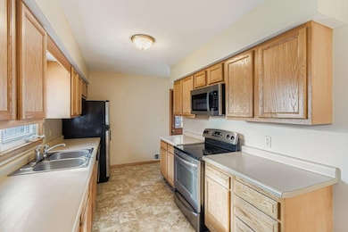 80 Sherrie Lane - Kitchen