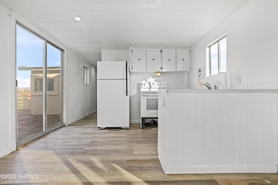 1081 Tecumseh Rd, White Swan, WA 98952 - photo 7