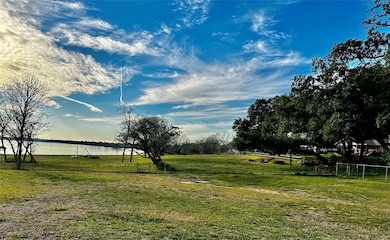 Stunning lake views and a variety of mature trees