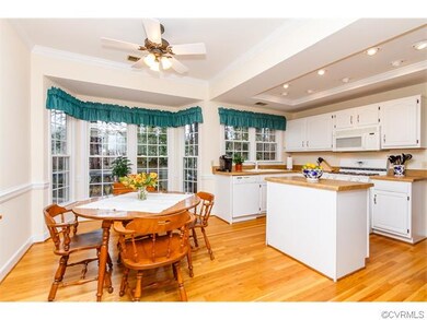 Kitchen-Eat-in: 15 x 14-Hardwood Flooring/Gas Cook