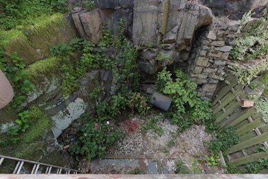 105 Waldo Ave, Jersey City, NJ 07306 - photo 4