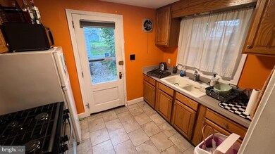 10 S Walnut St, Mechanicsburg, PA 17055 - photo 6