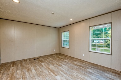 8492 Reedy Creek Rd, Bristol, VA 24202 - photo 2