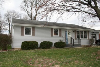 2256 Dawnshire Dr, Columbus, IN 47203 - photo 2