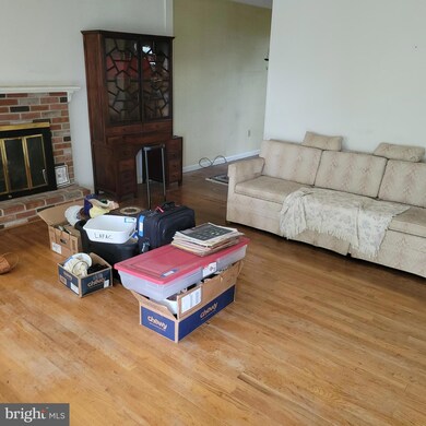 17604 Meadowood Dr, Hagerstown, MD 21740 - photo 6