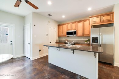 6-web-or-mls-701 Taft St 6-3