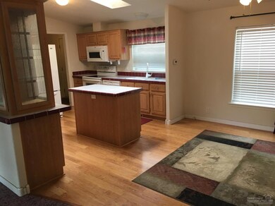 60902 Duke Ln, Bend, OR 97702 - photo 5