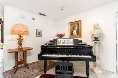 990 8th St S unit 2A, Naples, FL 34102 - photo 4