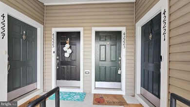 42223 Canary Grass Square, Stone Ridge, VA 20105 - photo 2