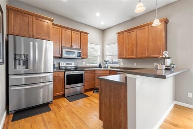 700 Limerock Dr NW, Cedar Rapids, IA 52405 - photo 5