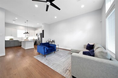 622 E Janisch Rd unit M, Houston, TX 77022 - photo 6