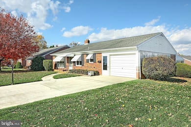 128 Paul St, Hanover, PA 17331 - photo 2