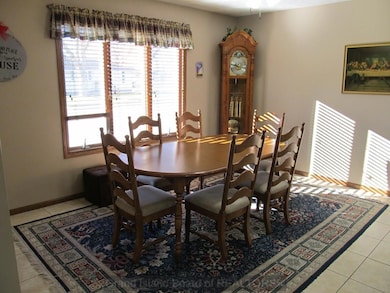 2404 W 18th St, Grand Island, NE 68803 - photo 3