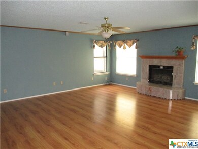 1612 E Robertson Ave, Copperas Cove, TX 76522 - photo 4