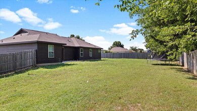 230 Candlewood Cir, Gainesville, TX 76240 - photo 3