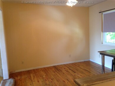 479 Hamon Dr, Scott Depot, WV 25560 - photo 4