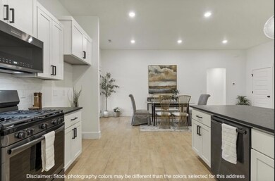 Kitchen/Dining Combo