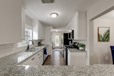 709 Frisco St, Houston, TX 77022 - photo 7