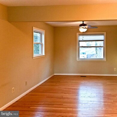 18945 Barnette Cir, Triangle, VA 22172 - photo 6