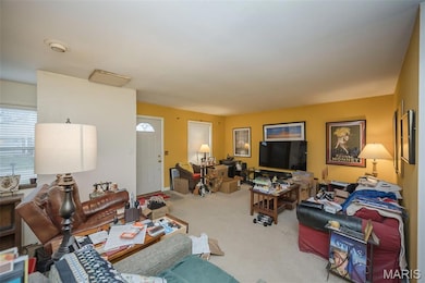 724 Baltic Dr, Florissant, MO 63031 - photo 4