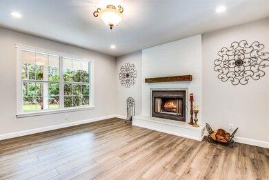 10859 157th St N-8