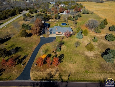 8200 SW 37th St, Topeka, KS 66614 - photo 2