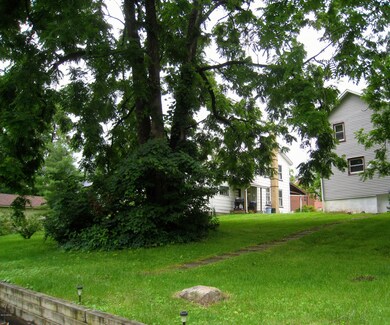 49 Spring St, Lock Haven, PA 17745 - photo 4